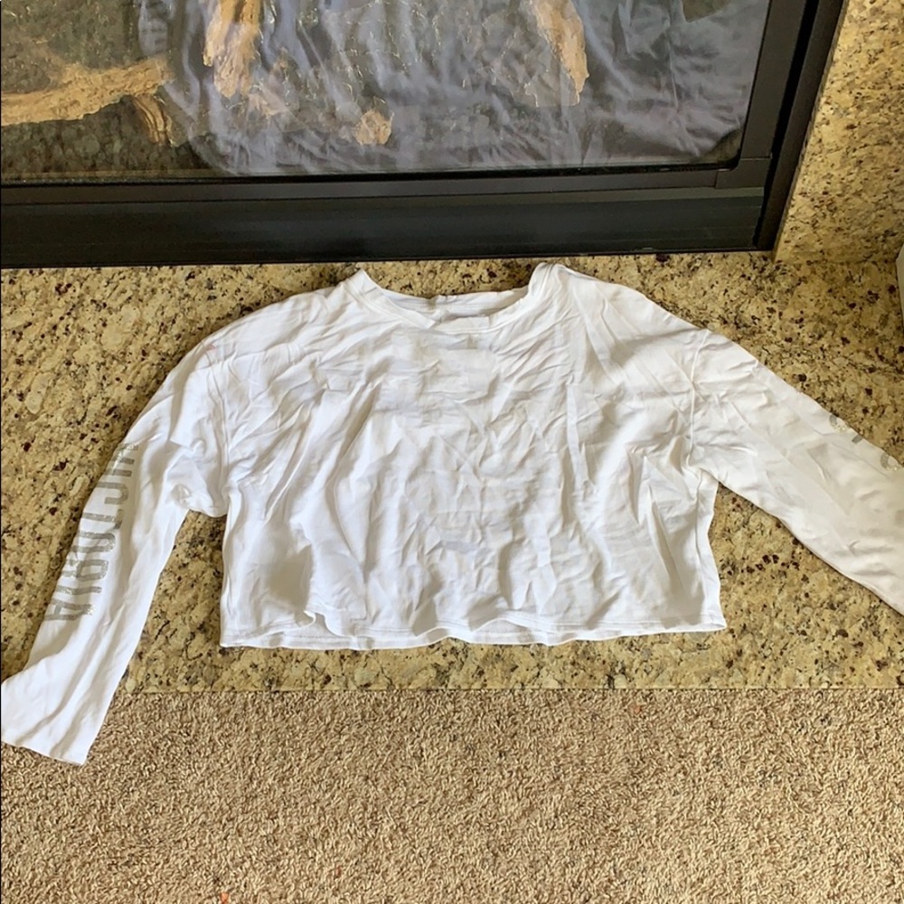 Cropped long sleeve shirt